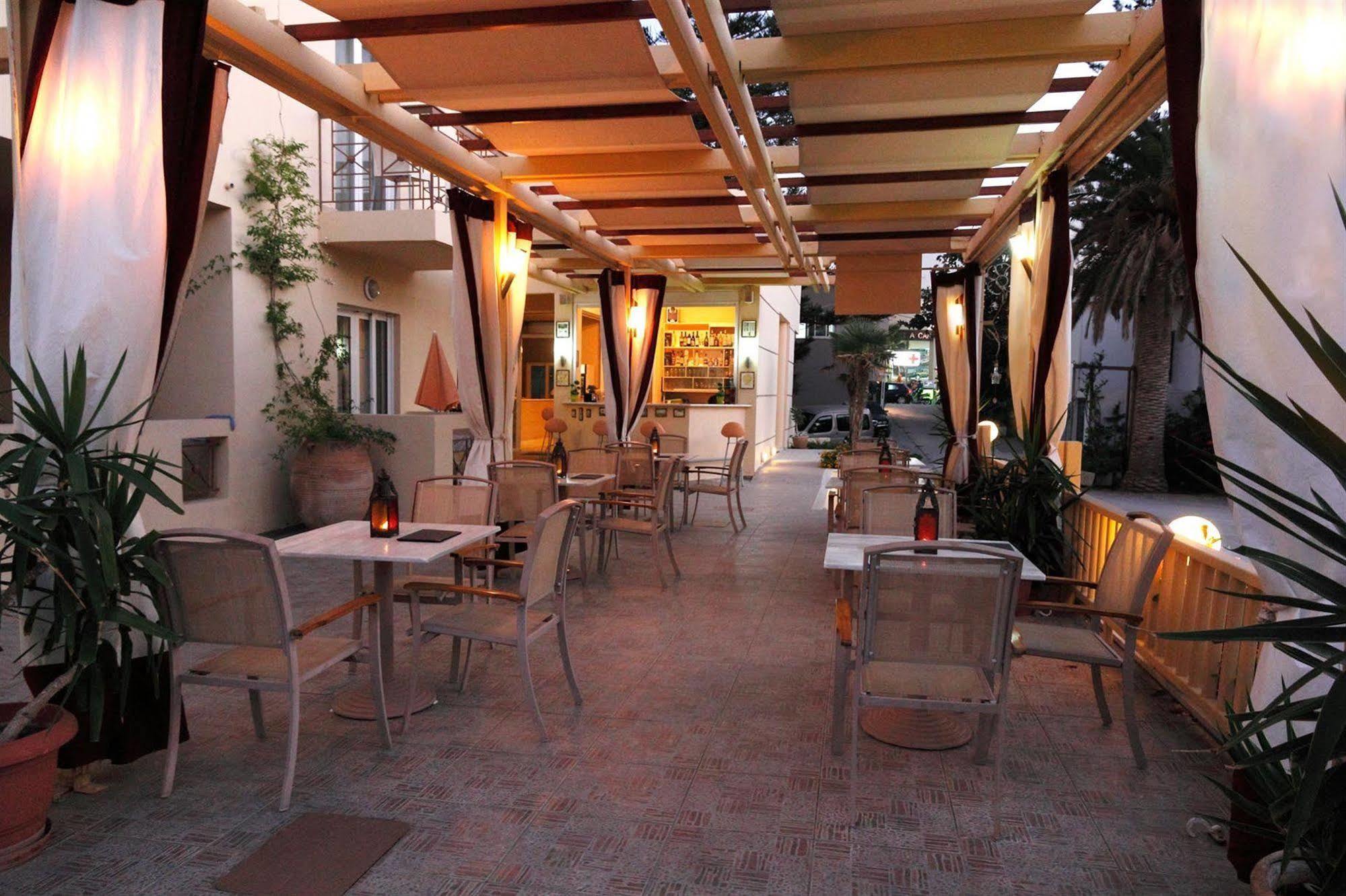 兰布利诺斯套房公寓式酒店 Platanés 外观 照片