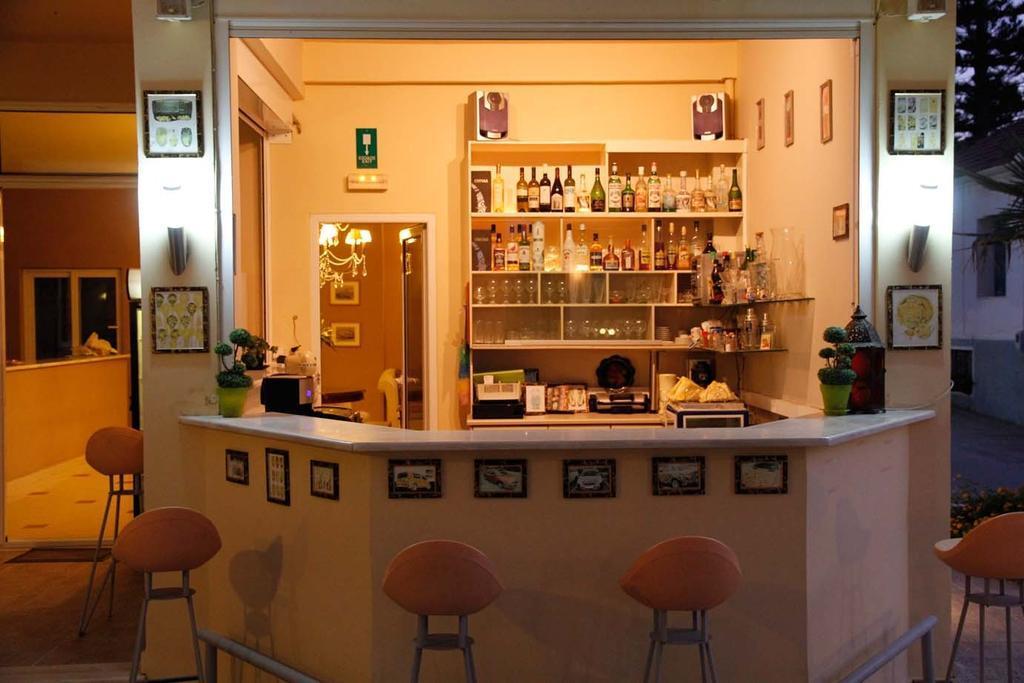 兰布利诺斯套房公寓式酒店 Platanés 外观 照片